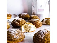 一口爆漿的焙茶香草泡芙！