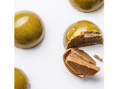 酒香十足的檸檬巧克力！入口香醇